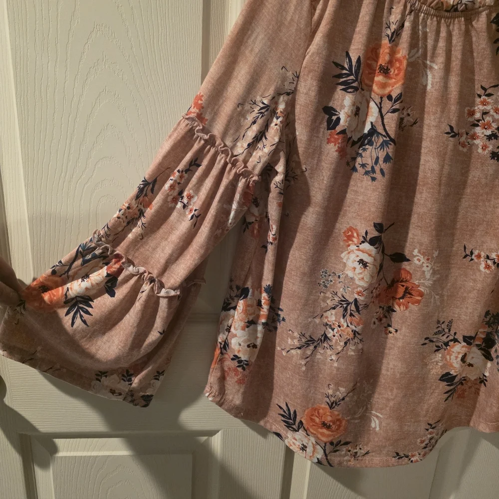Absolutely Famous Pink Floral Bell Sleeve Blouse Size L - Picture 3 of 6